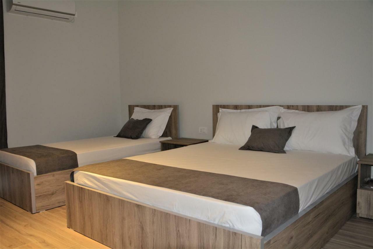 Hotel Vila Nino Берат Екстер'єр фото