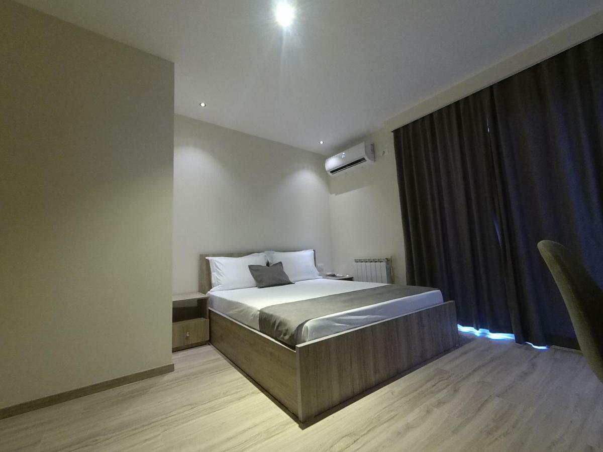 Hotel Vila Nino Берат Екстер'єр фото
