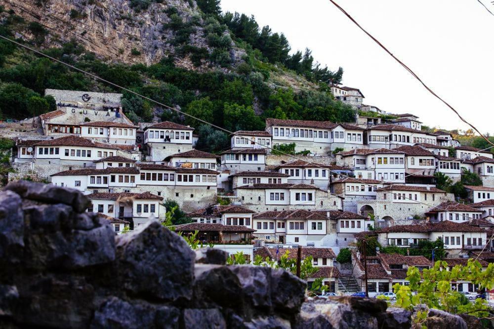 Hotel Vila Nino Берат Екстер'єр фото
