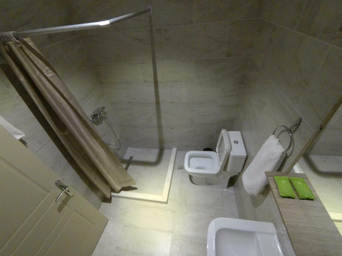 Hotel Vila Nino Берат Екстер'єр фото
