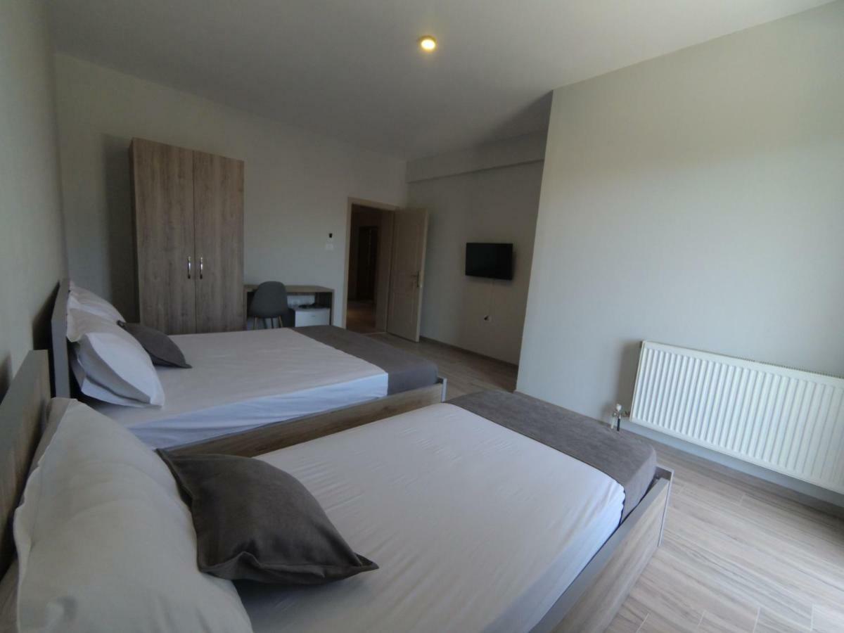 Hotel Vila Nino Берат Екстер'єр фото